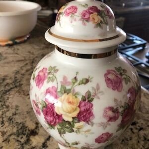 Floral Pink and Yellow Schumann Arrtzberg Ceramic Ginger Jar with Gold Trim